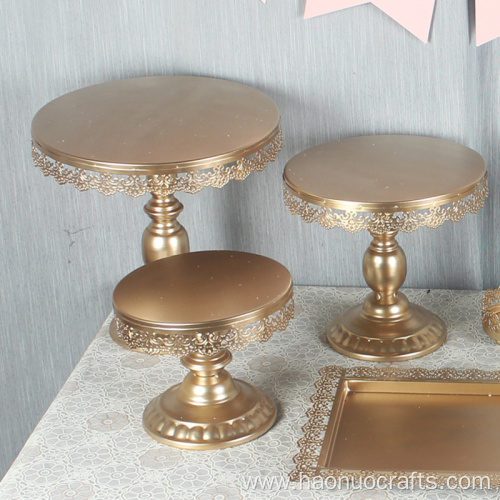 Cake and bread dessert rack